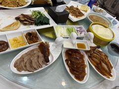 -大鸭梨烤鸭店(金顶街店)