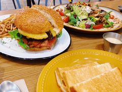 27&nbsp;牛肉汉堡-HELLO 27 意面·沙拉·帕尼尼