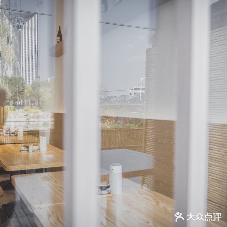 他是蓬松的，不油腻的，爽口的