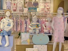 -王府井奥莱临潼小镇(临潼店)