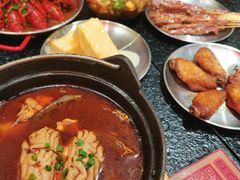 -何妹湿辣牛肉·粤式烧烤砂煲(桂雅路店)