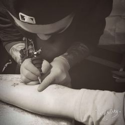 -越域刺青