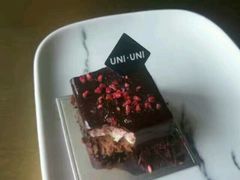 -UNI UNI(环亚凯瑟琳店)