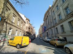 -耶拉契奇总督广场