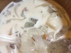 -志龙皇冠吃货椰子铺