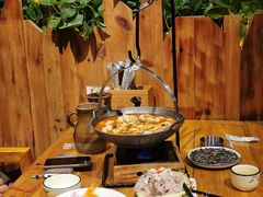 -老滇山寨•云南特色菜•地方菜•民族风情歌舞表演(金碧店)