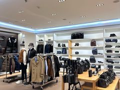 -百年港湾奥特莱斯(香炉礁店)