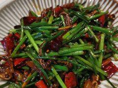 韭菜苔炒猪耳-半山腰·云南菜(侨福芳草地店)