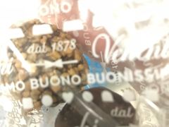 -VENCHI 闻绮(上海佛罗伦萨小镇店)