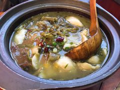 石锅酸菜鱼-周鱼小馆石锅酸菜鱼(活力汇店)