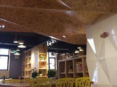 -新华里咖啡书吧(新华书店小寨店)