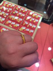 -六福珠寶(百联南方购物中心店)