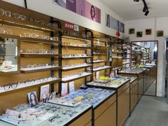 -罗伯特眼镜·蔡司官方授权(罗湖国贸店)