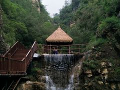 -大平台龙居瀑布旅游区