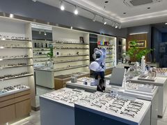 -视野联行眼镜·蔡司·尼康·豪雅·依视路(青浦宝龙店)