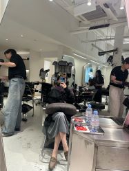 -SALON DE VANHADA