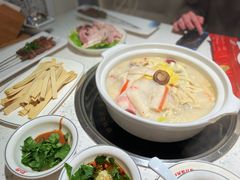 -三人行骨头王火锅(长寿店)