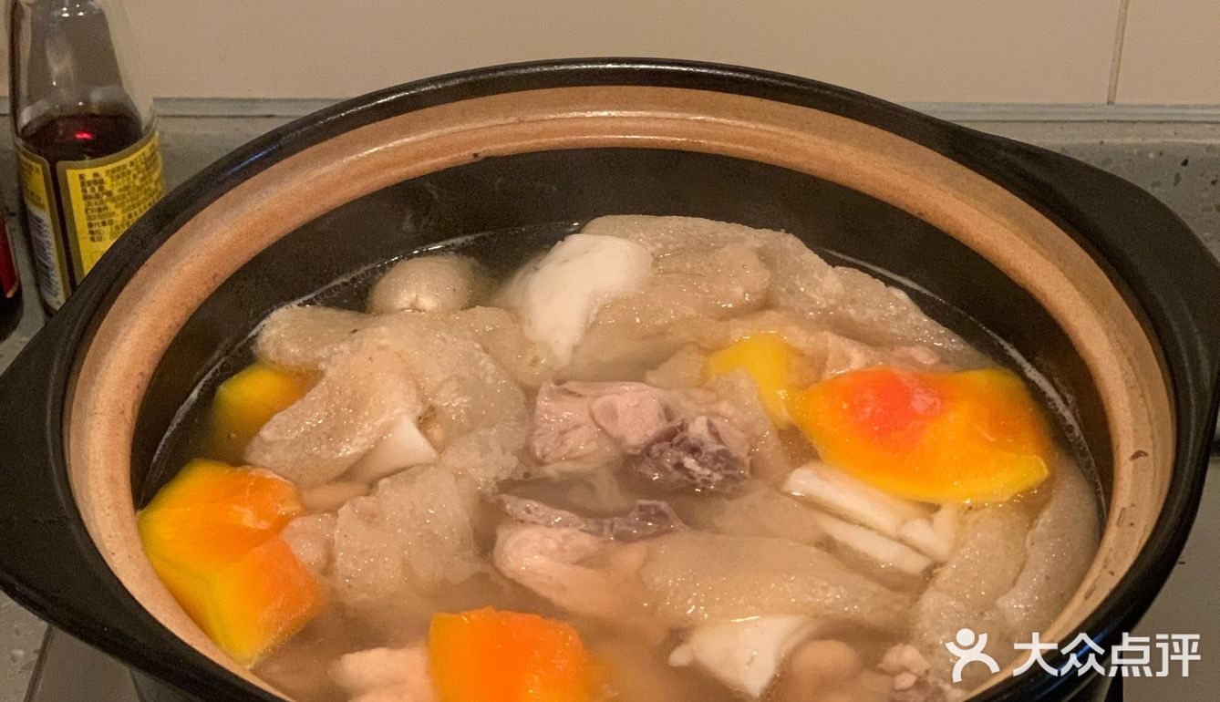 这样做海南椰子鸡更好吃，鲜甜得不要不要的 材料：