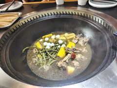 -锅老头海鲜铁锅炖