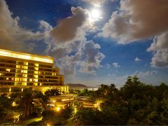 高级园景房（5楼夜景）-亚龙湾喜来登·美景台大堂吧