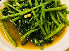 -J Daeng Seafood