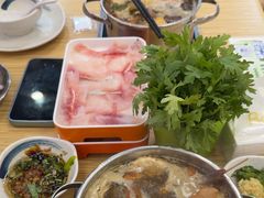 -杨老板·海鲜集市火锅·鲜切牛肉(中防万宝店)