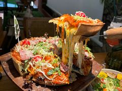 -Dragon Pizza•圆脸龙披萨·牛排餐厅