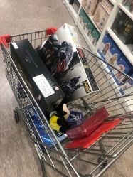 -逝水玩具折扣店