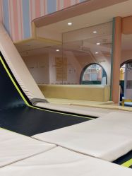 -奈尔宝家庭中心·亲子餐厅(鄞州万达店)