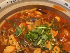 -魏铭鱼头捞饭(晋阳路店)