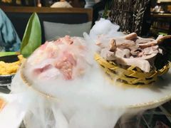 -洪氏嗨捞·广东猪肚鸡·椰子鸡火锅(西咸万象城店)