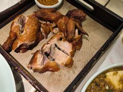 荷香烤鸡-荷花亭·湖北融合菜(中商广场店)
