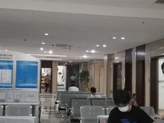 -房地产交易中心-停车场