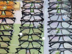 -三叶眼镜城批发市场(上海火车站店)