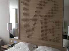 -桔子酒店(深圳东门湖贝地铁站店)