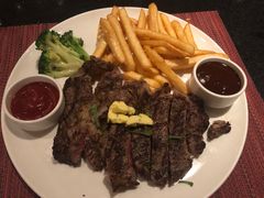 碳烤肉眼牛排及秘制牛排汁-WOLFGANG PUCK KITCHEN & BAR(迪士尼小镇店)