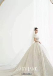 -Lady  Jane高端婚纱礼服馆