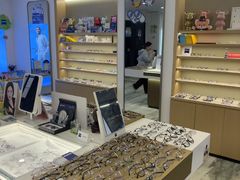 -三目眼镜·蔡司视觉合作店(青浦宝龙店)