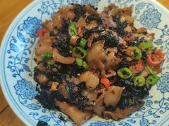 -头上红煨盐鸡·非遗院子餐厅