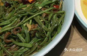 Stir-Fried String Beans with Pig Intestine