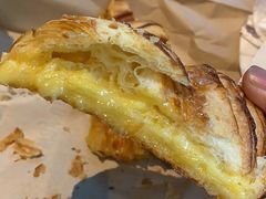 黄金流奶羊角-麦田工坊(月湖店)