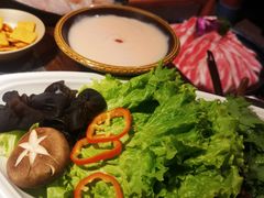 -老牌坊云南鱼豆花火锅(哈西万达店)