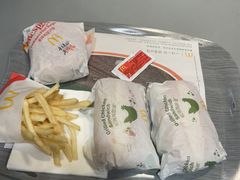 -麦当劳(杨林得来速店)