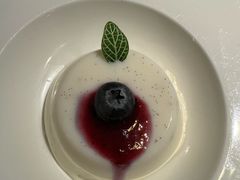 -MONICH牛排融合餐厅(和义大道购物中心店)