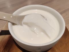 生磨杏仁茶炖蛋白-杏甜品(尖沙咀加拿分道店)