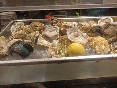 -广州万富希尔顿酒店·感趣自助餐厅·金秋蟹宴生蚝海鲜刺身