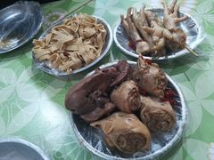 -梁老三麻辣鸡头(汝河小区店)