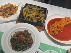 -鑫小城故事·藕汤·家常菜(台北一路总店)