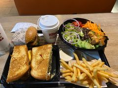 -The Habit Burger Grill 哈比特汉堡(复兴soho店)
