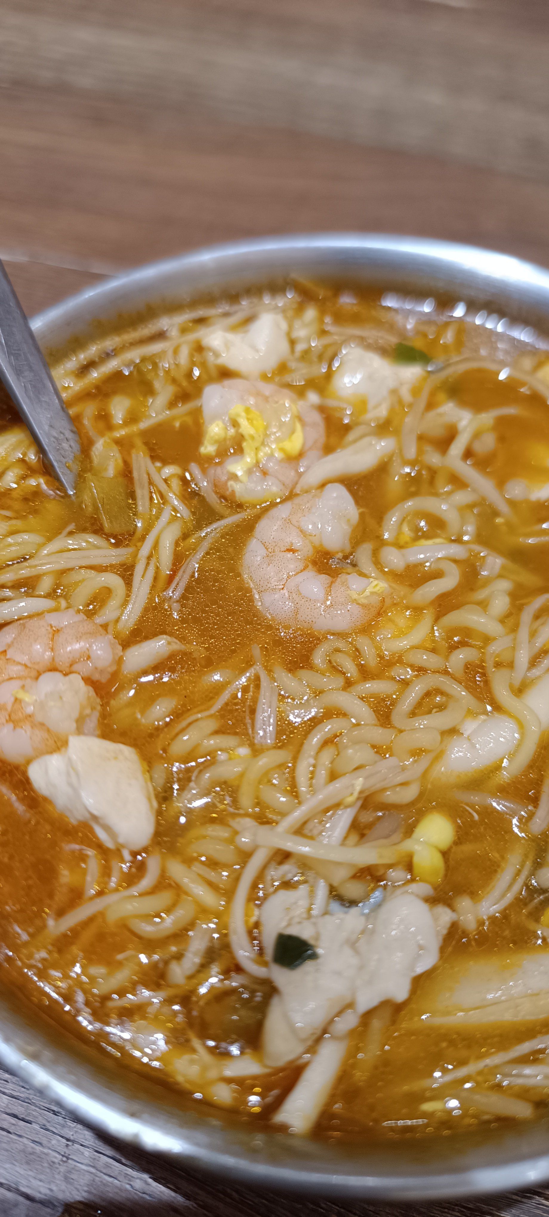 虾仁辛拉面
在家煮辛拉面,料足好吃又